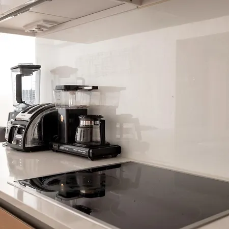 -- 2ndhomes Gorgeous And Modern 2br With Balcony -- *